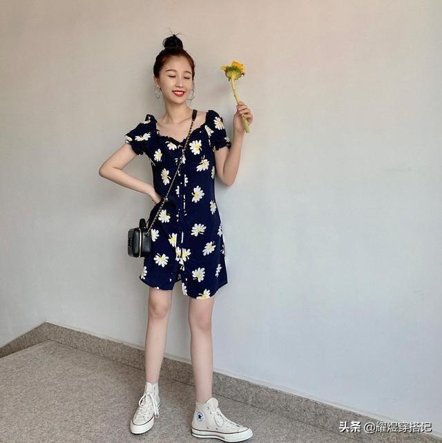 今年夏天“小雏菊裙”烂大街我也要穿！因为太百搭显气质了