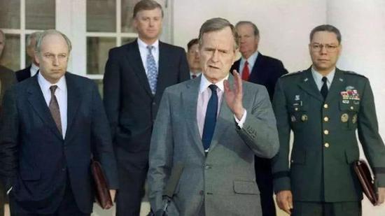 环球时报：那10年 每一年美国都狠踹中国一脚