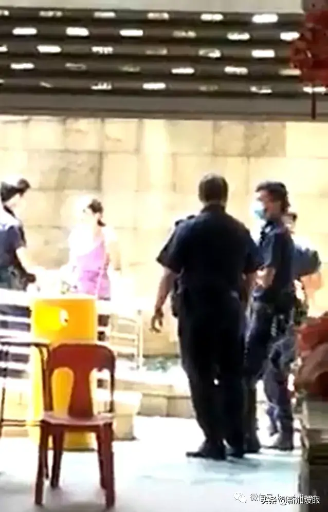 这位“总是不戴口罩”的女子，在新加坡网上突然火了