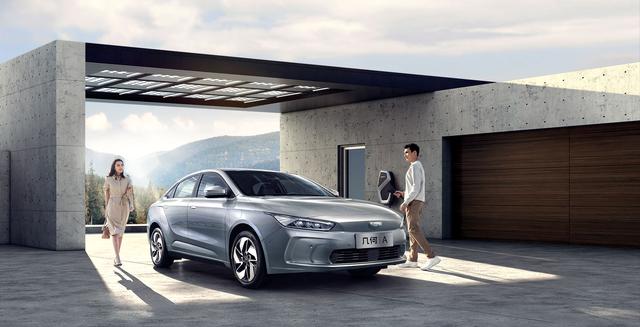 销冠吉利之痛：“东半球最好的纯电动车”几何被打脸