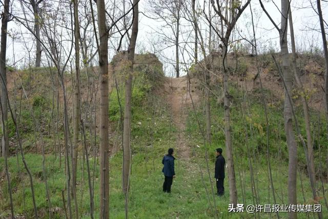 高出地面约5米，许昌这里曾是一座远古时期的城堡