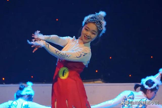 十佳故事｜杨羽婷：“舞蹈公主”的华丽亮相