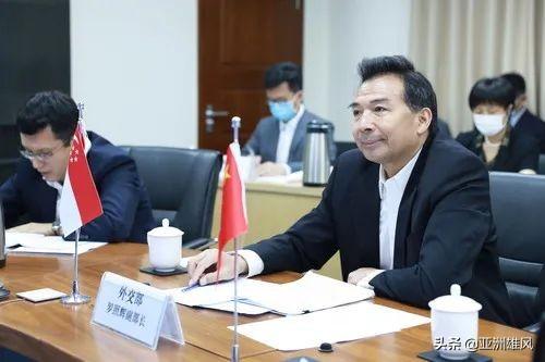 中国与新加坡同意建立“快捷通道”推动复工复产