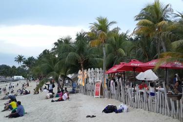 到底是回娘家生孩子还是在新加坡生？？犹豫中…