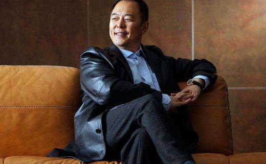 对比张铁林的宣誓效忠英国，两次不改国籍的金星，才是真“狠”人