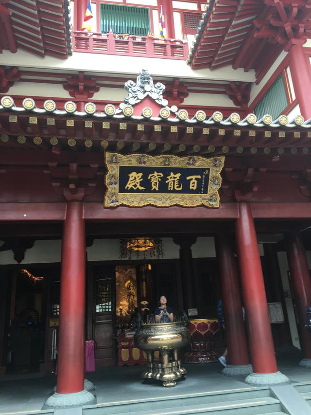 佛牙寺，新加坡最具中国特色的寺庙