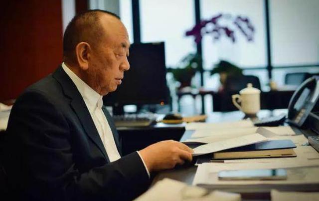 又一富豪移民新加坡，控制着国内最大呼吸机厂，在背后捞金数百亿