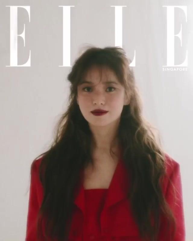 宋慧乔跃上新加坡版《ELLE》谦虚谈多年人气是我运气好