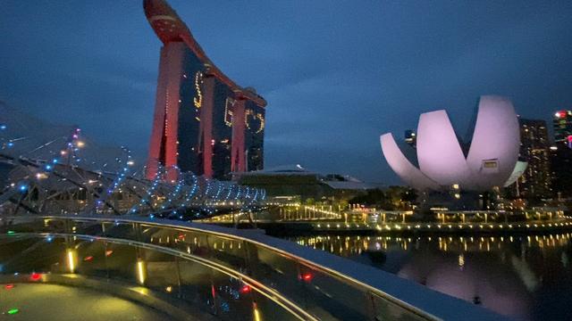 新冠病毒阻断期下的新加坡滨海湾