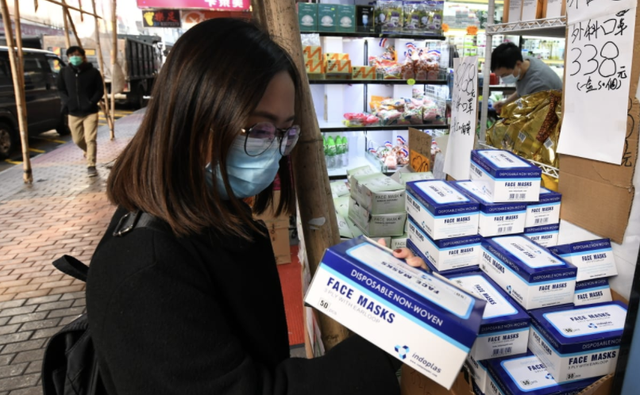 刚刚！中国捐了60万个口罩给新加坡～