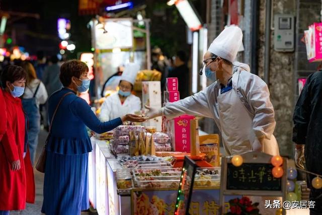 解读 | 当商铺迎来“地摊经济”，冲击还是机遇？