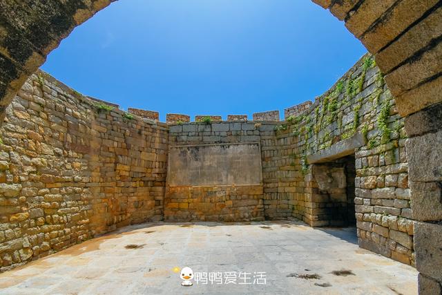 福建沿海600年石头城，沧海边古城下处处是风景，集民俗石雕一体