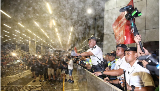 “黑暴”蠢蠢欲动；“光头警长”再次现身丨香港一日