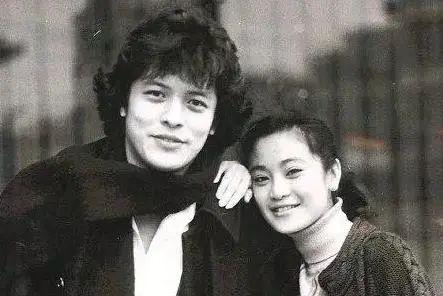 姐姐热唱的《粉红色的回忆》&《兰花草》前浪后浪听了都想掉眼泪