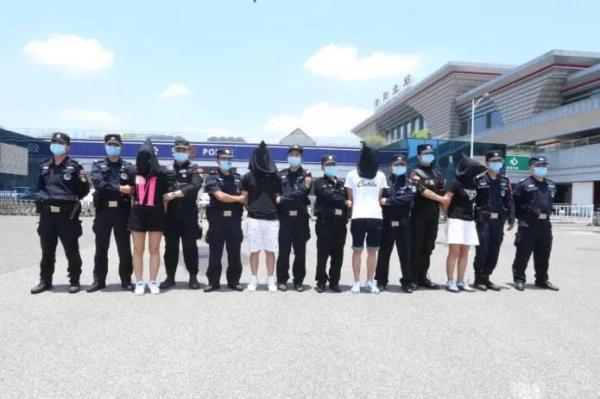 假装“外籍”借女生钱，这几个人落网了！