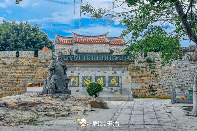 福建沿海600年石头城，沧海边古城下处处是风景，集民俗石雕一体