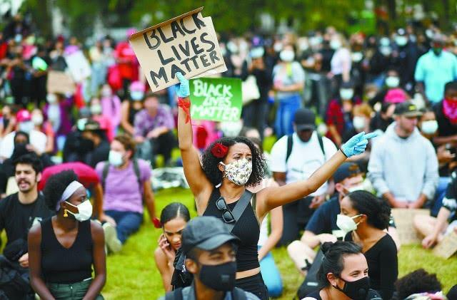 华盛顿一夜之间沦为“战场”美国骚乱点燃全球情绪