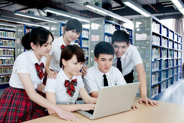 都说上海只有50%学生能读高中，其实新加坡更残酷！只有30%