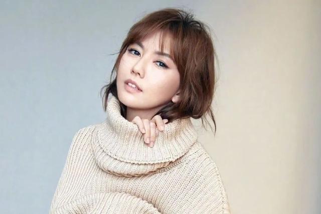 她的笑容，她的声音，20年依然让人心动 。​