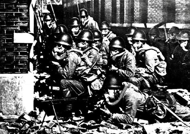日本侵略军在中国的作细菌战：野外用中国人实验