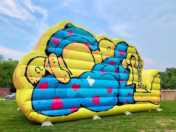 走进北京FAS潮流艺术展：口罩、叛逆与大众消费
