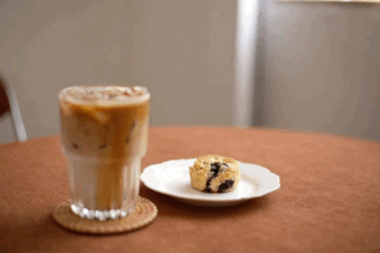 听黑胶、逛画廊、玩限量手办...西安这些艺术咖啡馆太惊艳了