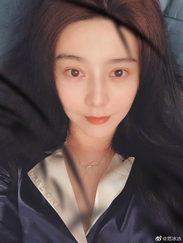 范冰冰全面复出：黑长直的纯情少女造型，你们买账吗