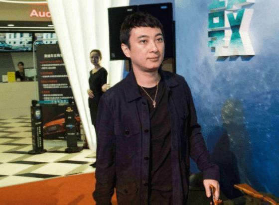王思聪16岁前真的“不知爹富”吗？看到穿衣打扮，懂了d