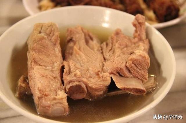 肉骨茶是茶吗？