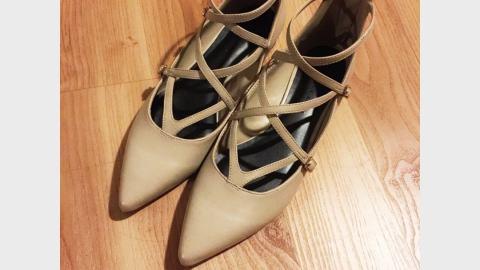 💛Charles&Keith尖头绑带平底鞋