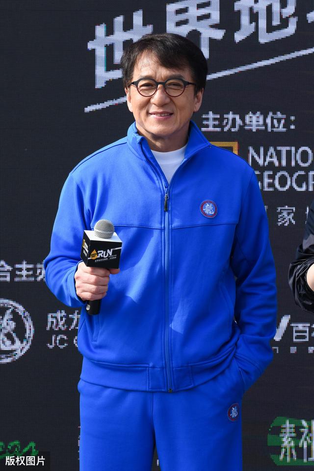 成龙买了好几个亿的红木家具你知道吗？