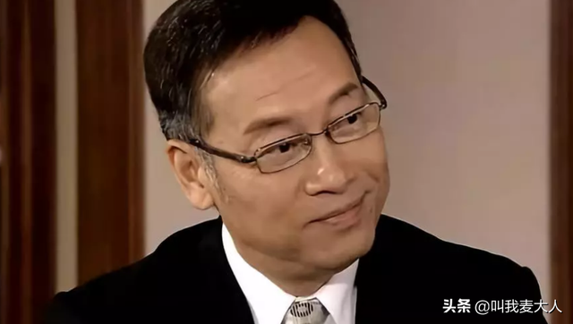 TVB老戏骨岳华：曾痴恋郑佩佩，亦舒下跪求复合，最后却娶艳星？