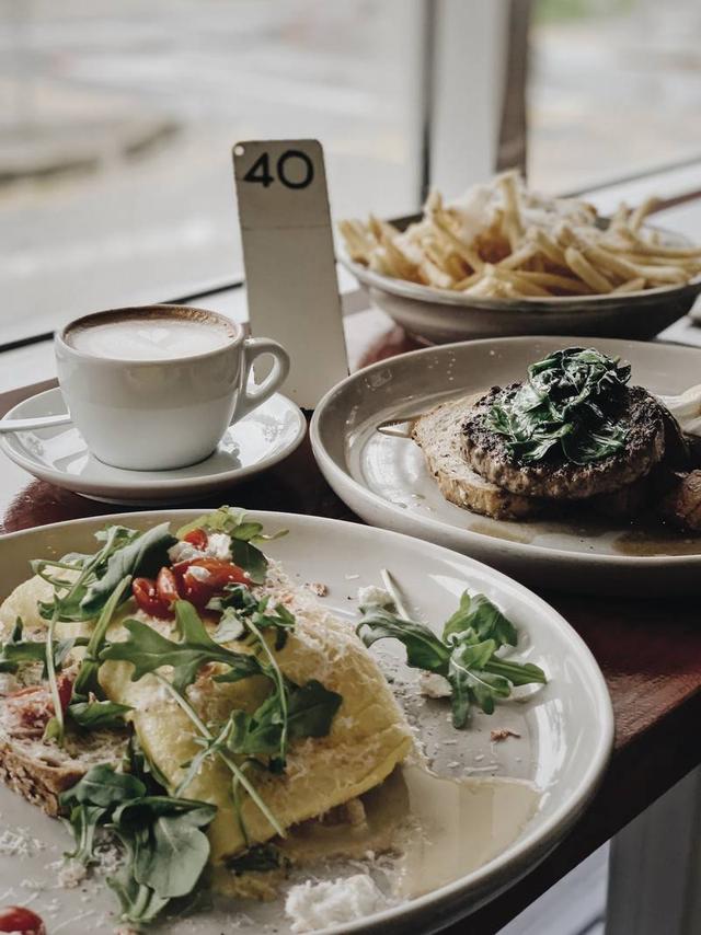 | 新加坡解封后的第一顿高颜值brunch  经过2个多月的Circuit Breaker，新加坡终于解封了，虽然也并没有完全的开放，但一些餐厅逐步的允许堂食，于是解封后的第一餐，我们去了Pacama