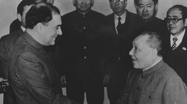 李显龙：美国常驻，中国又搬不走，亚洲国家怎么选