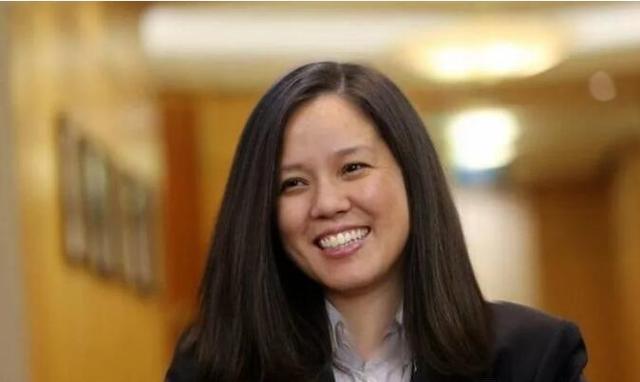 当新加坡男部长们都“变成”女性，这些“小哥哥”都是美人胚子呀