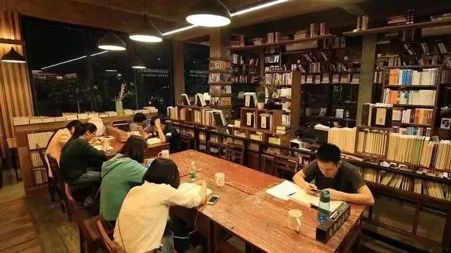 夜间经济≠地摊经济，国内外还有很多趣的夜间品牌不可不知