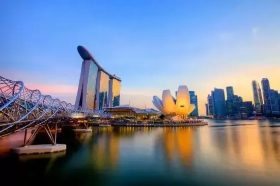 跨国公司都在这设立亚洲总部，究竟为哪般？