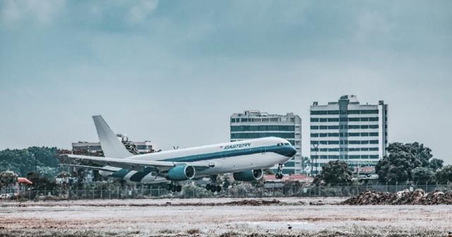 东方航空将前新加坡航空777添加到机队