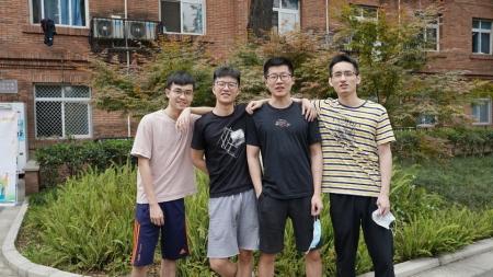 寝室“公约”：游戏只能周末玩 今年四月同时拿到新加坡南洋理工大学录取书