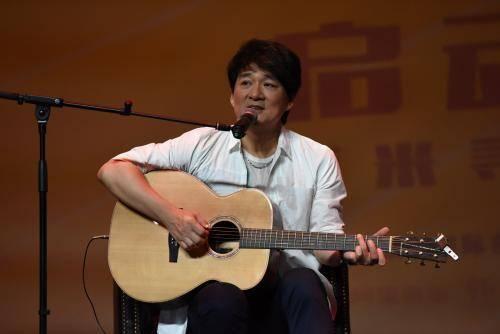 周华健与美国妻子的40年：曾经连请客的钱都掏不起，还差点离了婚