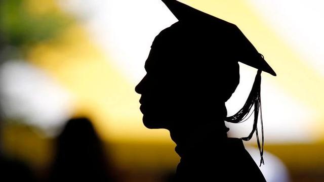 今日起美国禁止特定中国留学生与学者入境，中国学者赴美难度再增