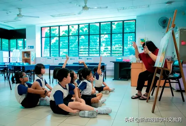 在厨房里学习？新加坡小学的“神操作”原来是因为...