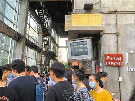 美食纳凉两不误，商场餐馆成首选