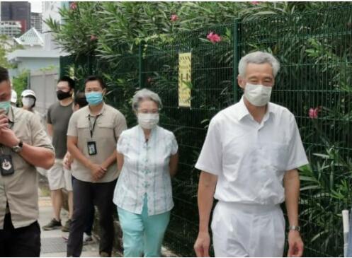 新加坡第一网红和第一夫人撒狗粮的场面被拍下了