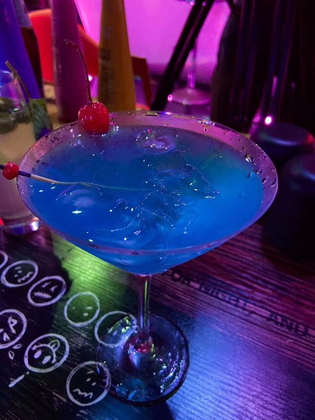 来到souland主题音乐吧，点一杯“mojito”，美好的周末，开始了