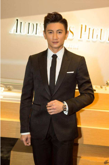 “霹雳虎”吴奇隆，娶小17岁的小娇妻，如今一家三口幸福美满