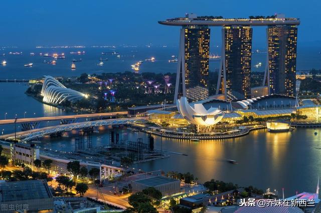 在新加坡读书，拿英国澳洲院校文凭
