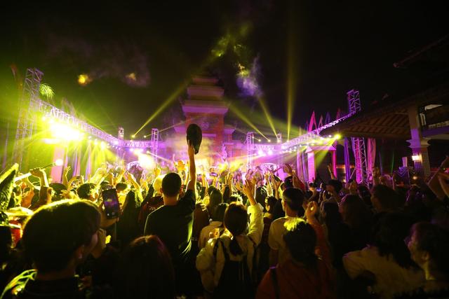 方特暑期夜场来袭，168元体验仲夏夜狂欢