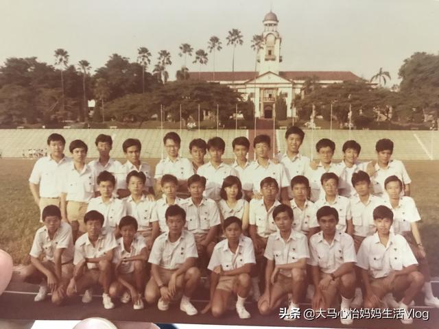 老公9岁，父亲让他独自去新加坡读书，他说这样对小朋友不好
