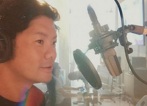 知名主持人洗澡玻璃突然爆裂，全身受50处割伤，现场照片曝光